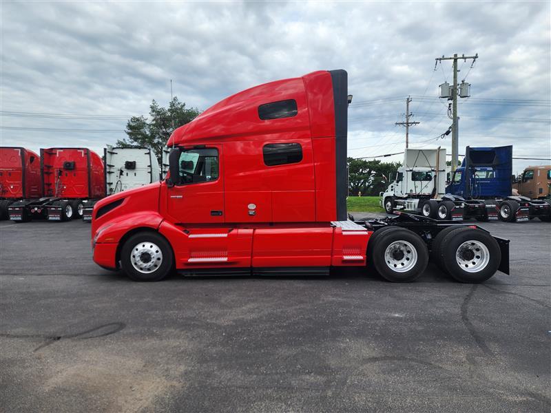 2023 Volvo VNL 760