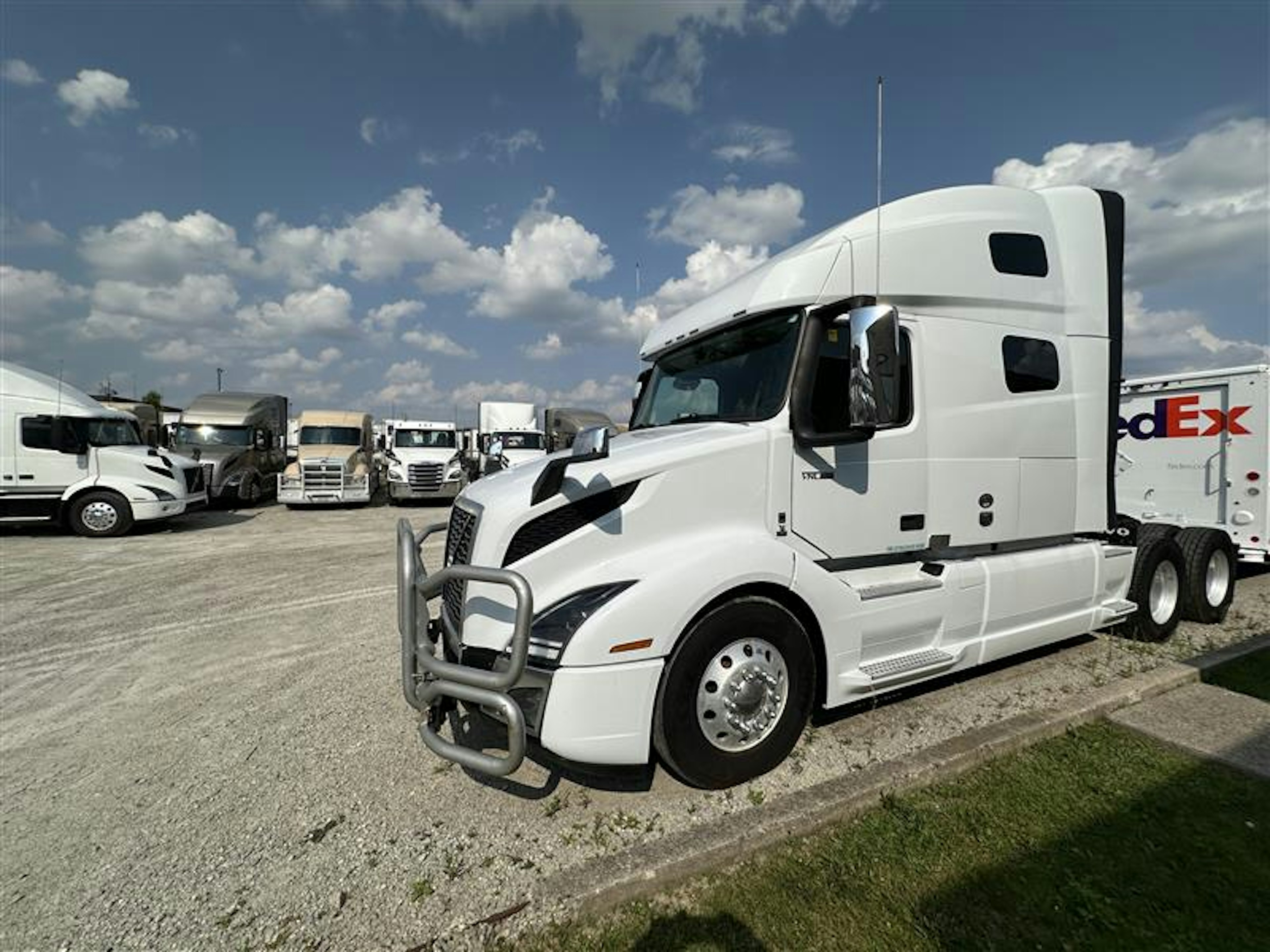 2022 Volvo VNL 760