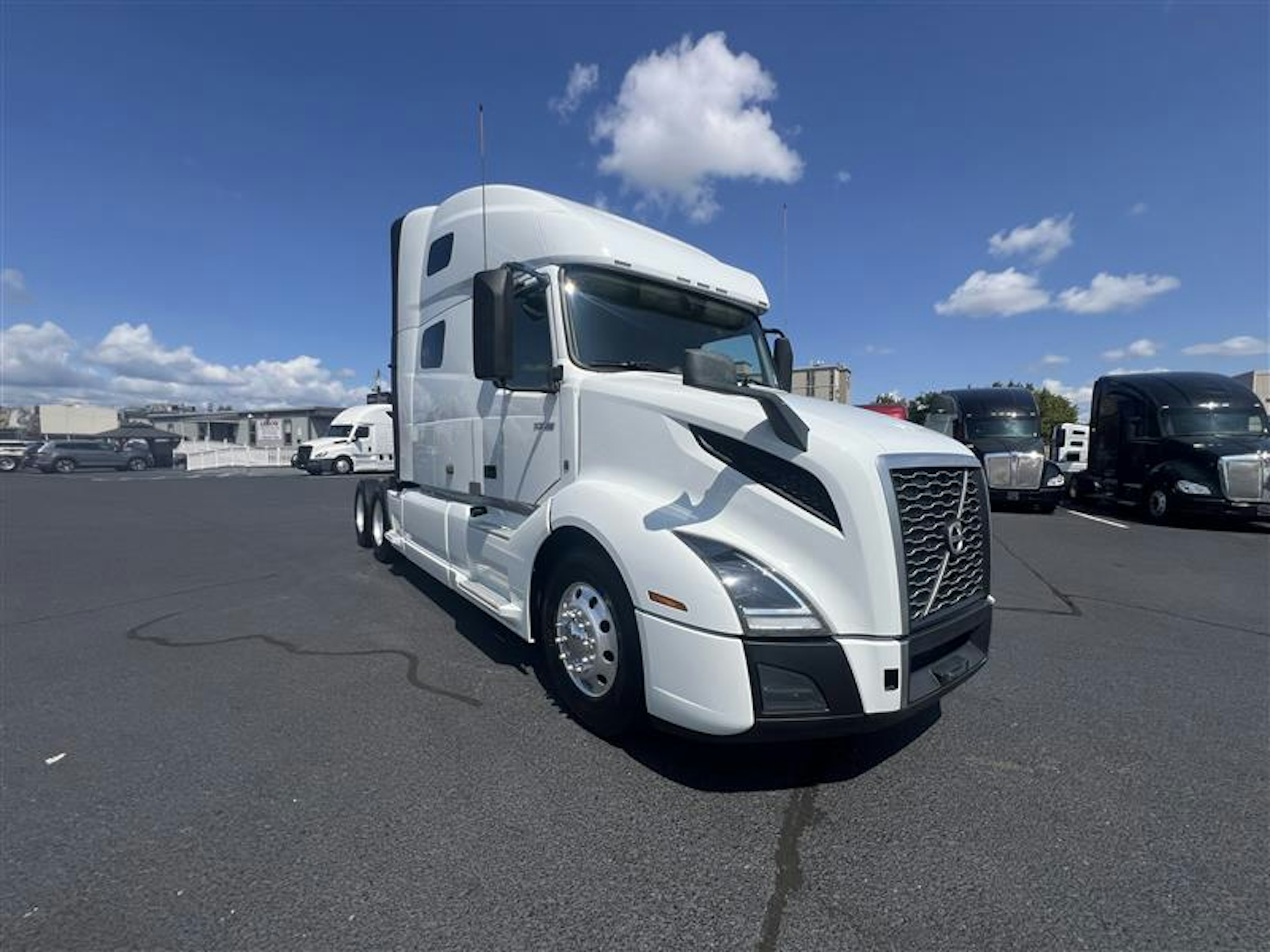 2022 Volvo VNL 760