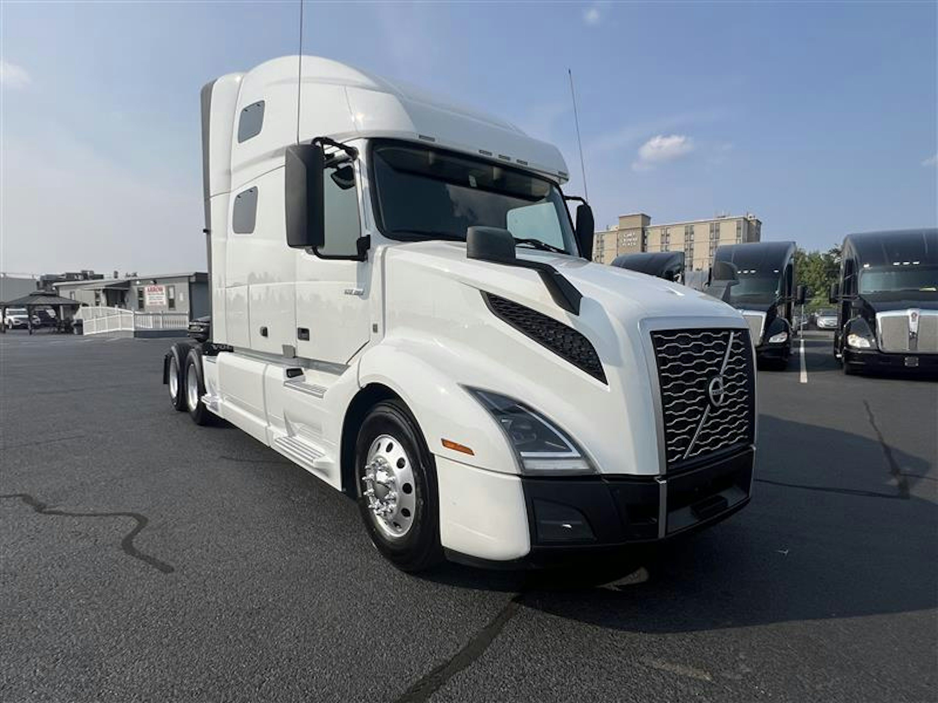 2022 Volvo VNL 760