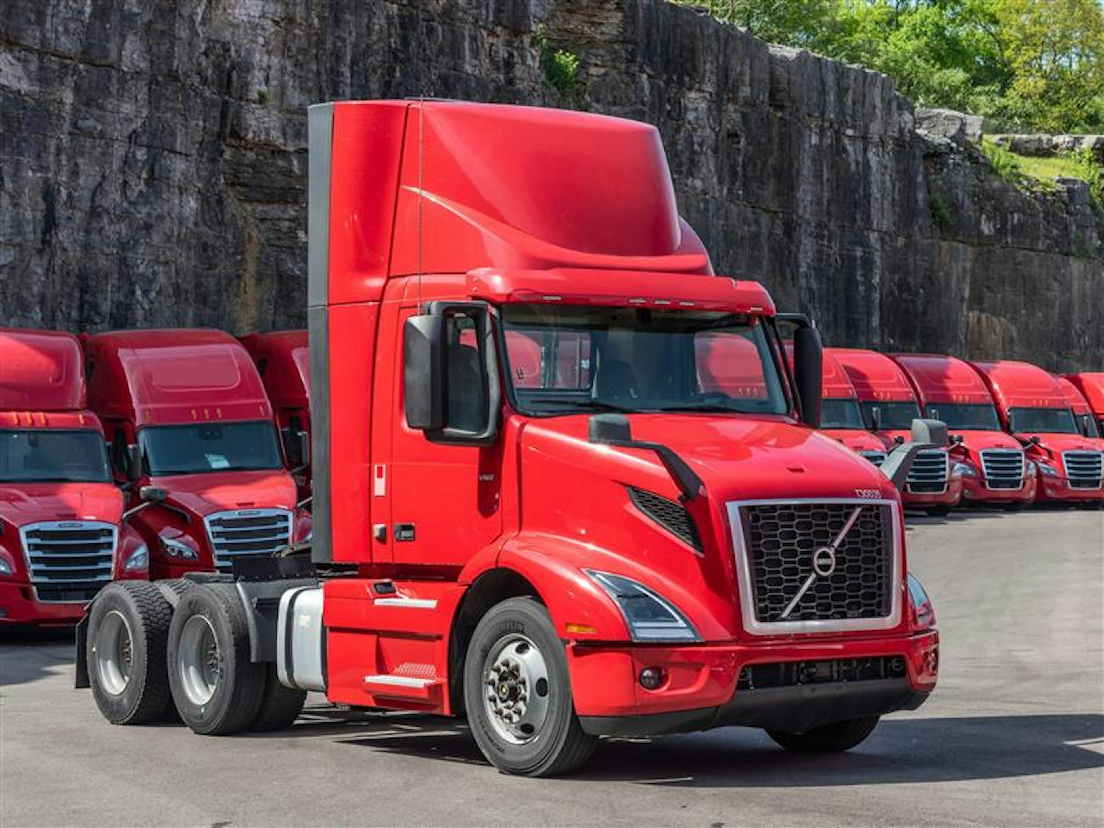 2020 Volvo VNR 300