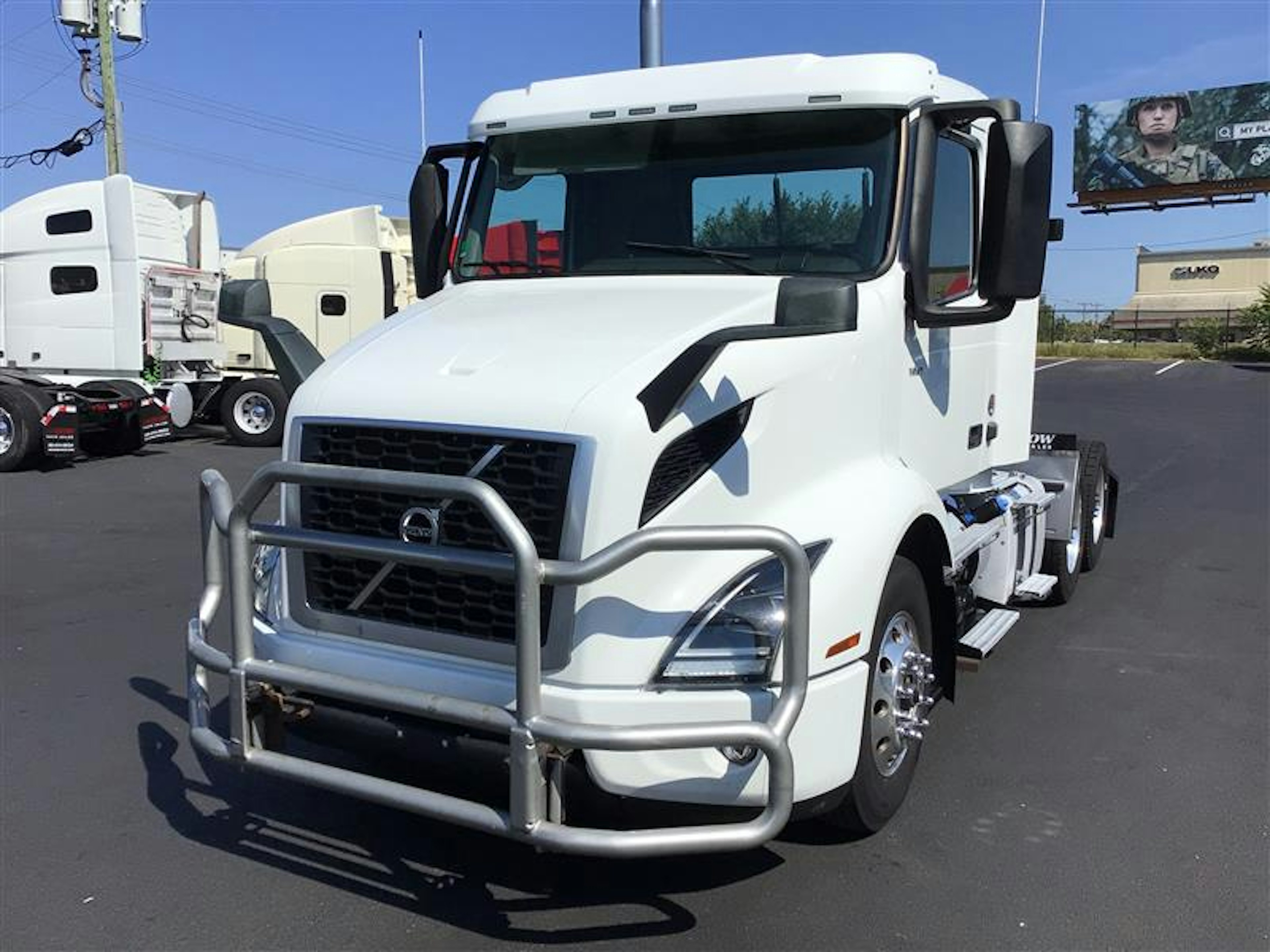 2022 Volvo VOLVO VNR64T DAY CAB