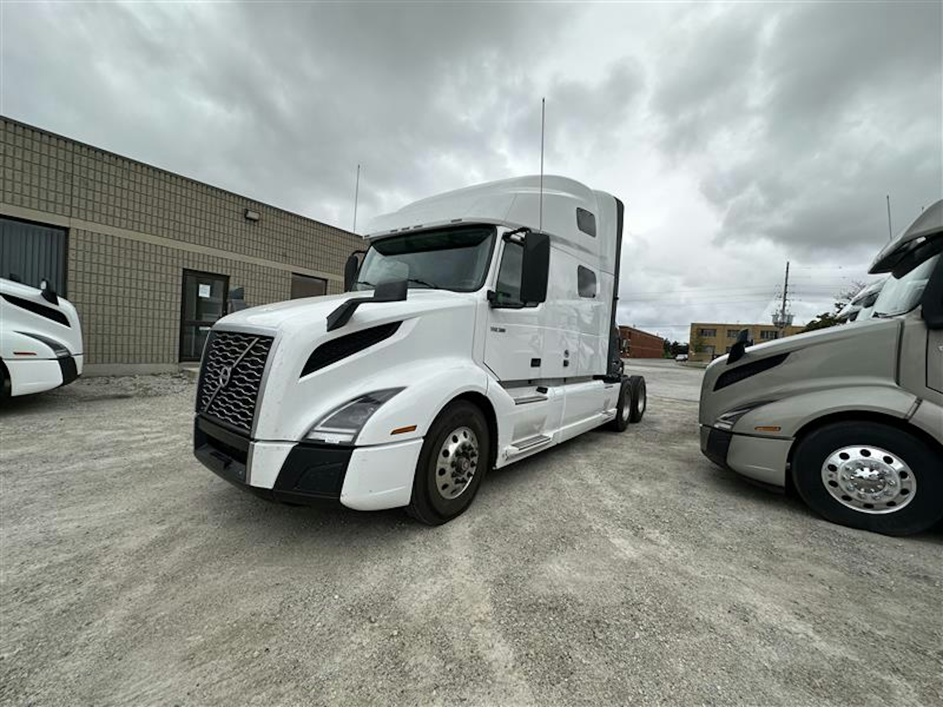 2020 Volvo VNL64T760