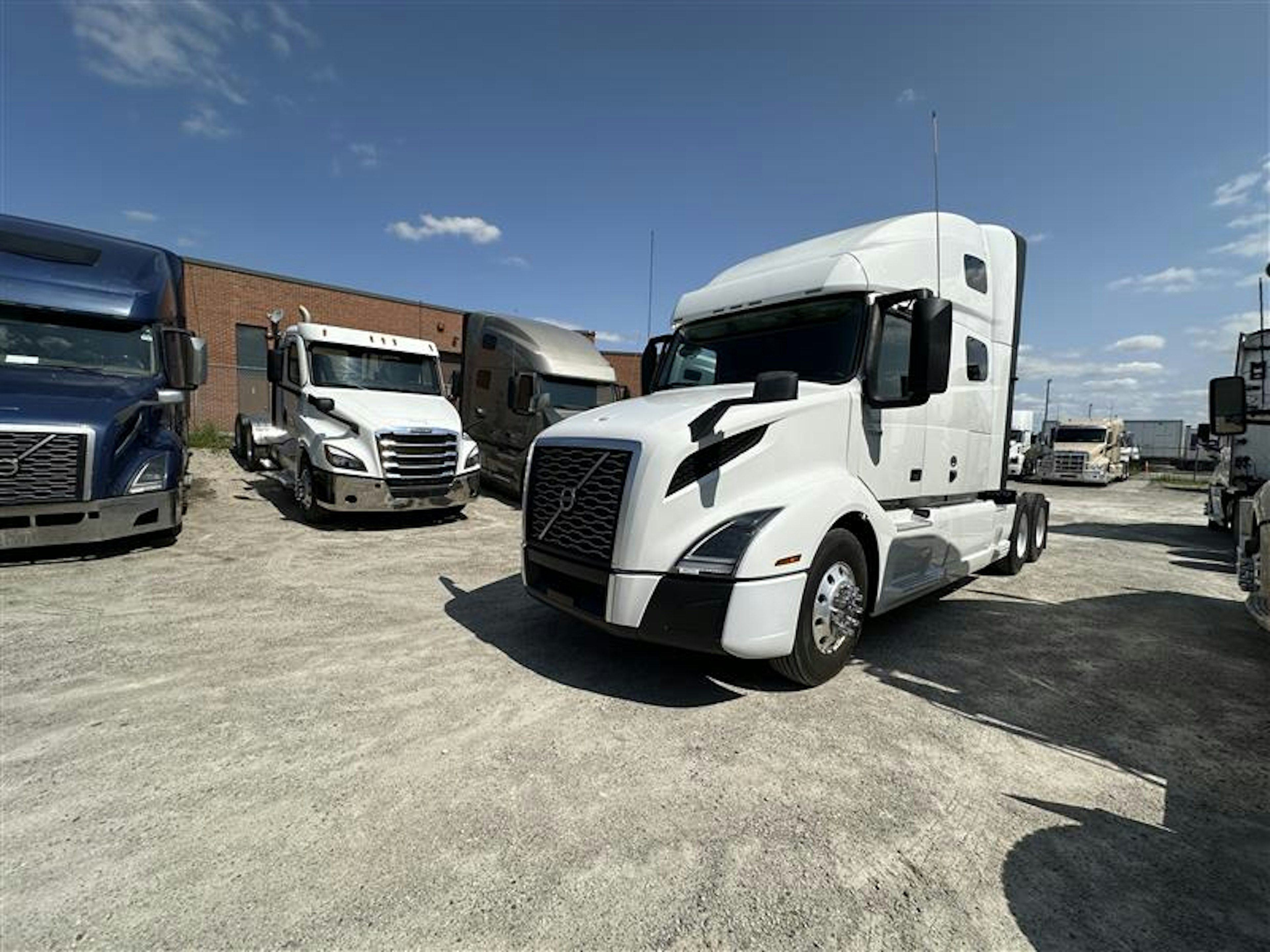 2020 Volvo VNL64T760