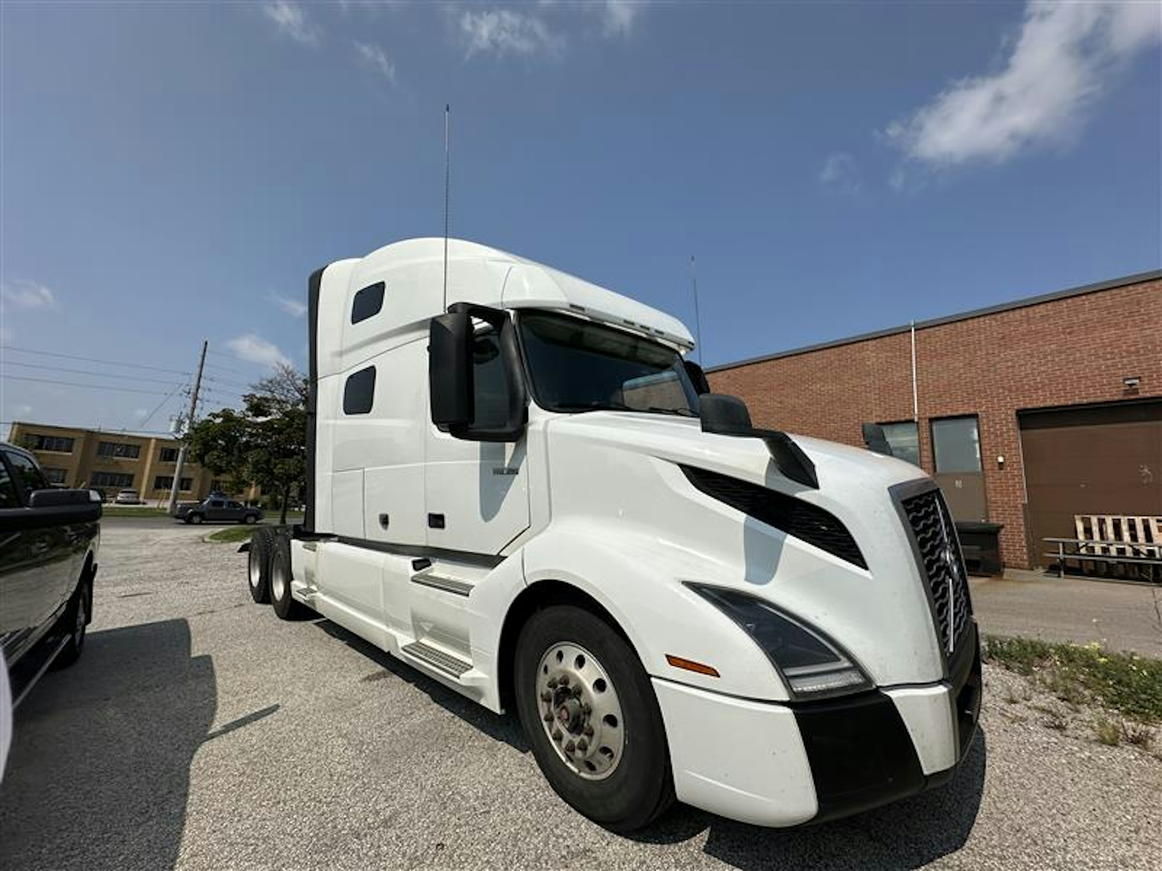 2020 Volvo VNL64T760