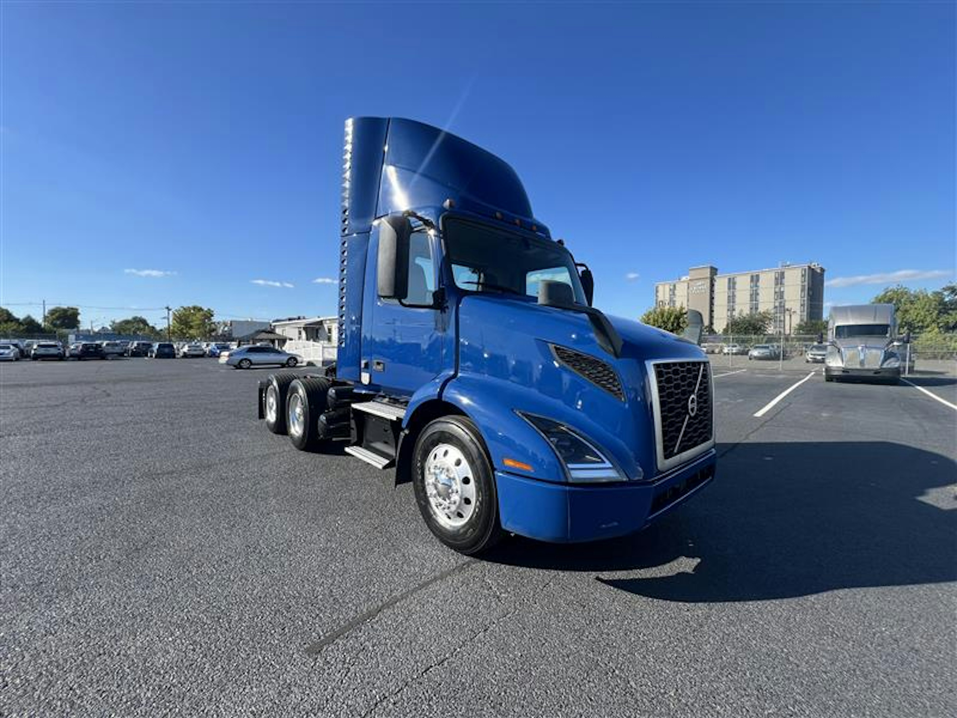 2020 Volvo VNR 300