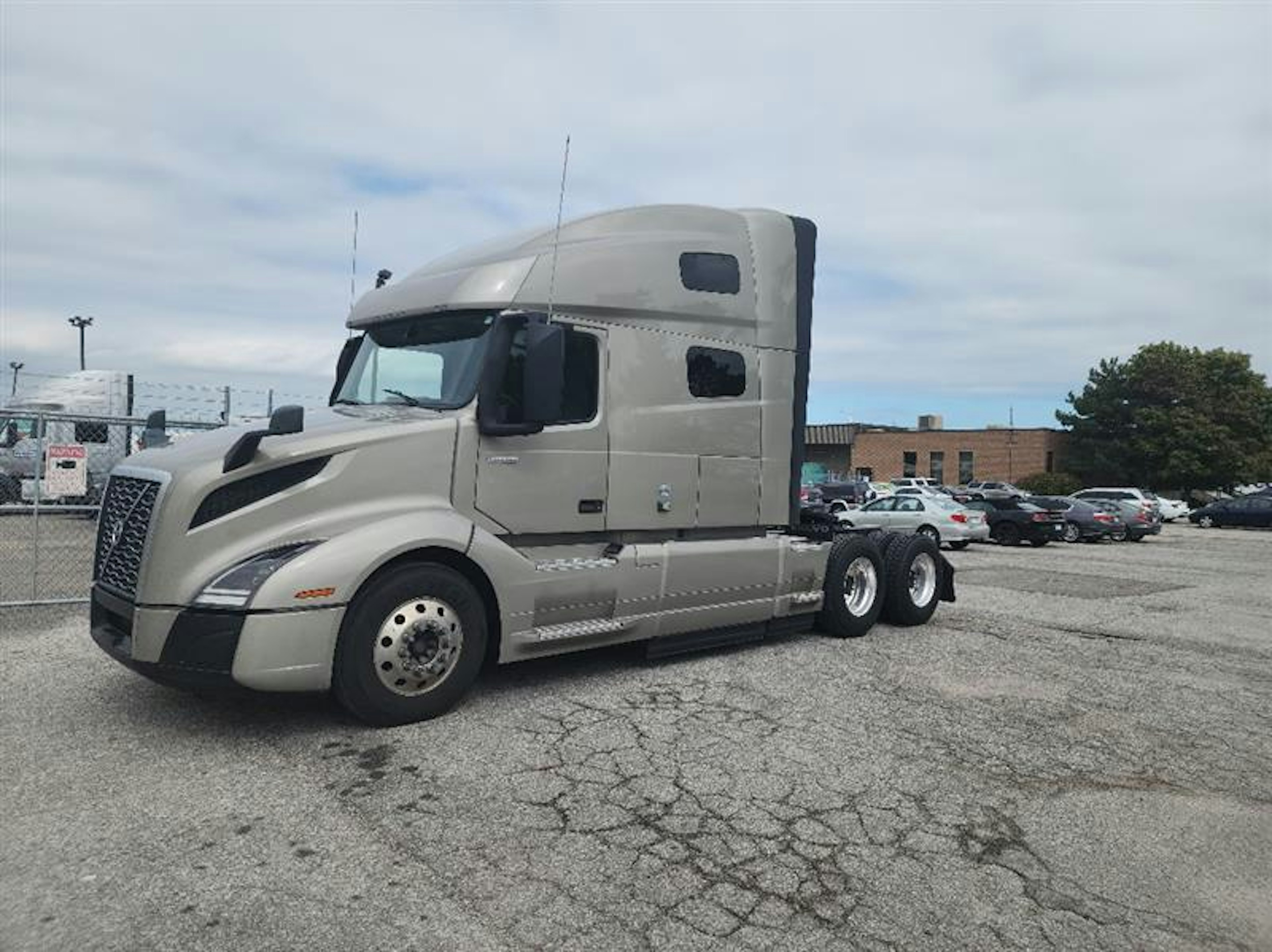 2021 Volvo VNL 760