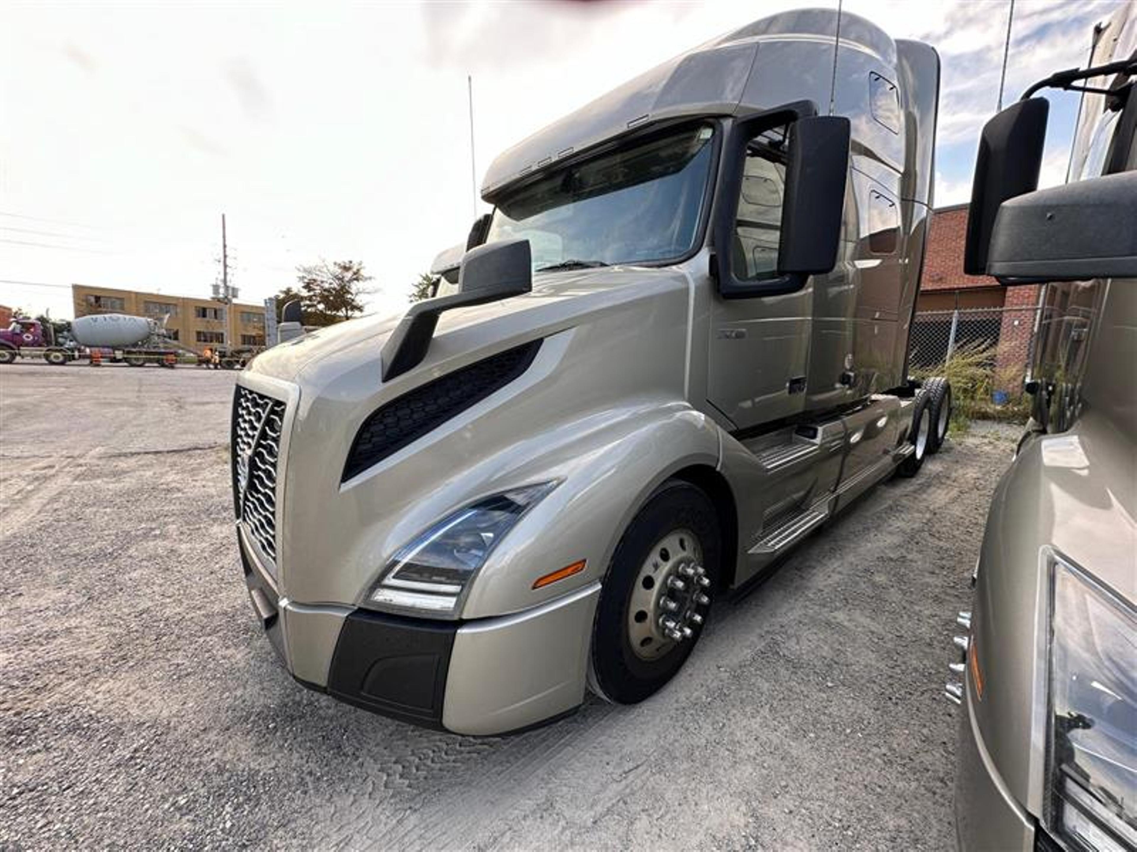 2021 Volvo VNL 760