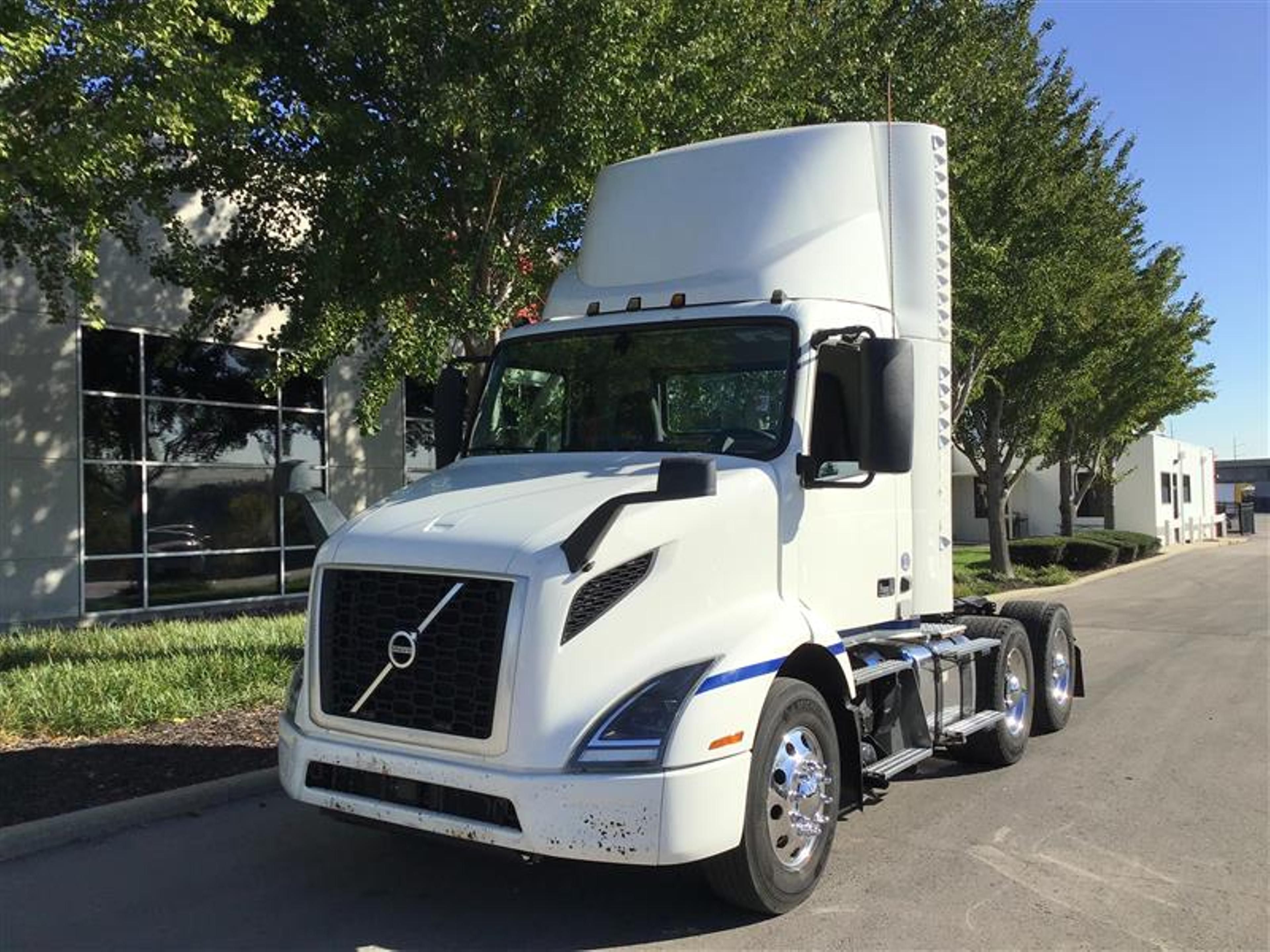 2020 Volvo VNR 300