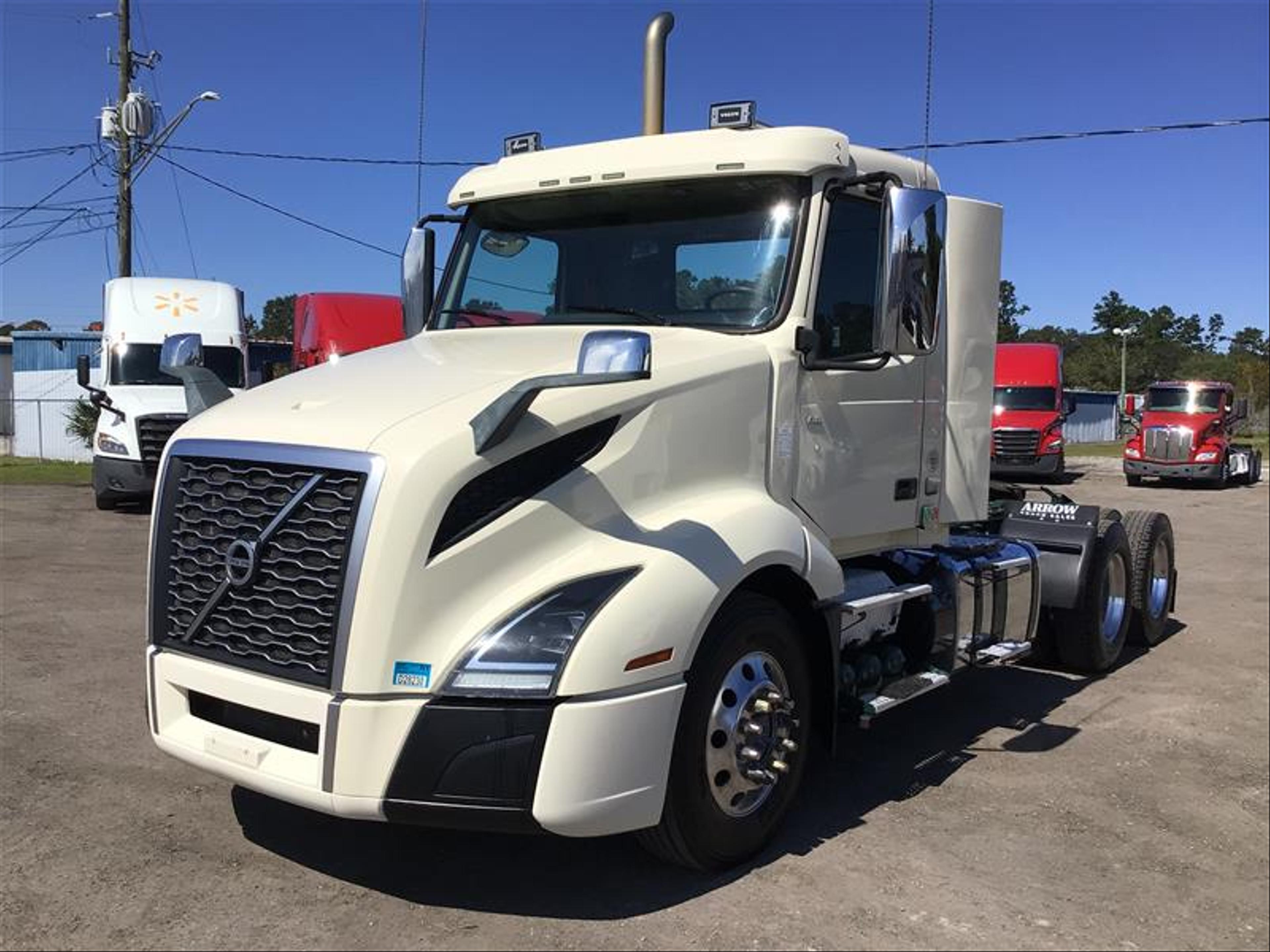 2020 Volvo VNL 300