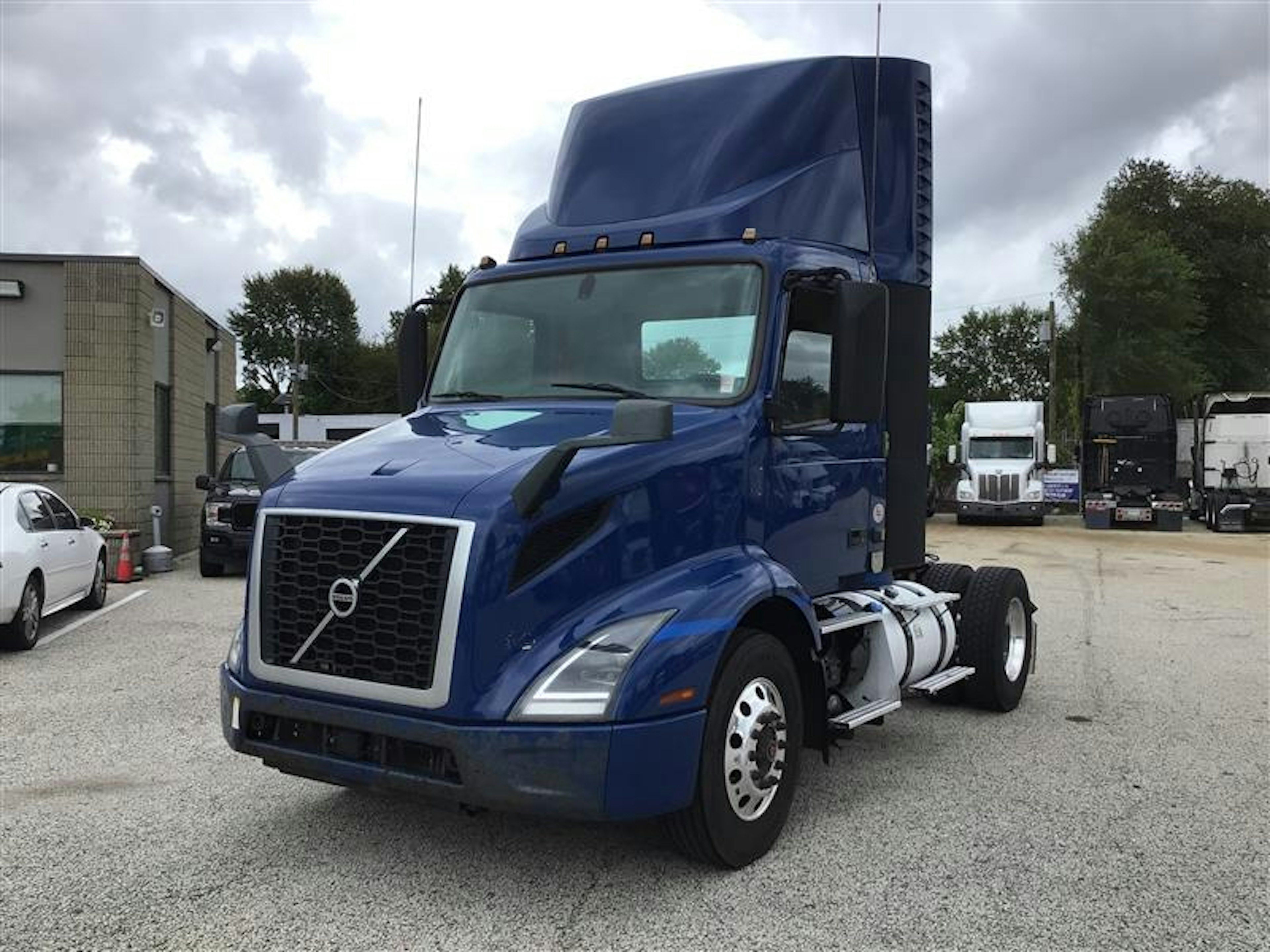 2020 Volvo VNR42T