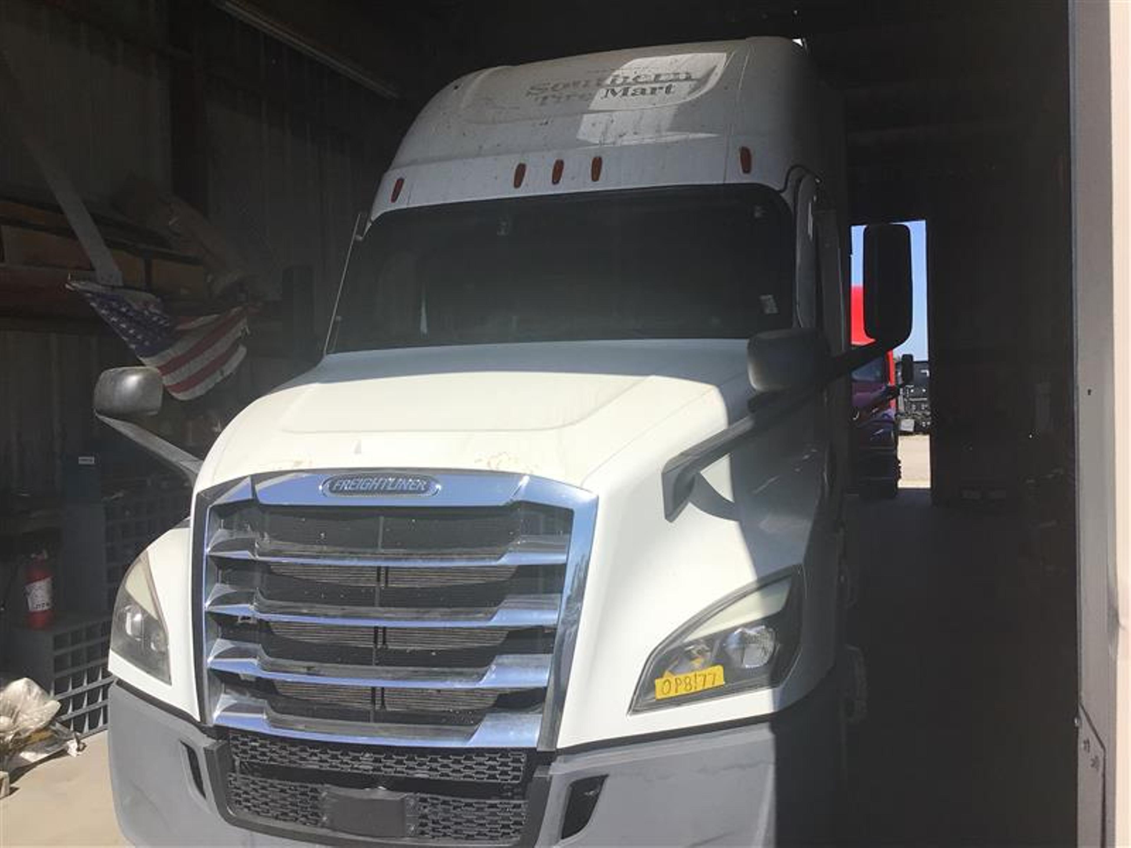 2021 Freightliner Cascadia