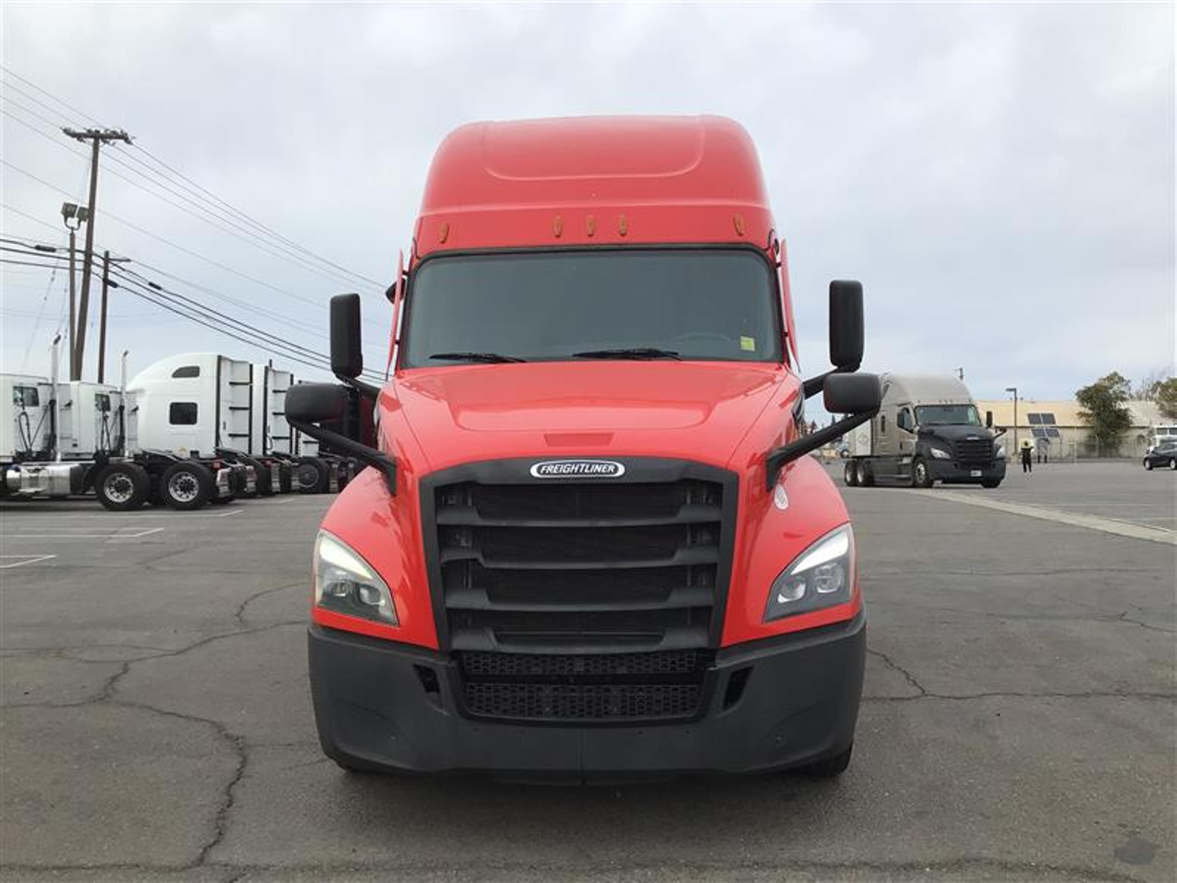 2023 Freightliner Cascadia