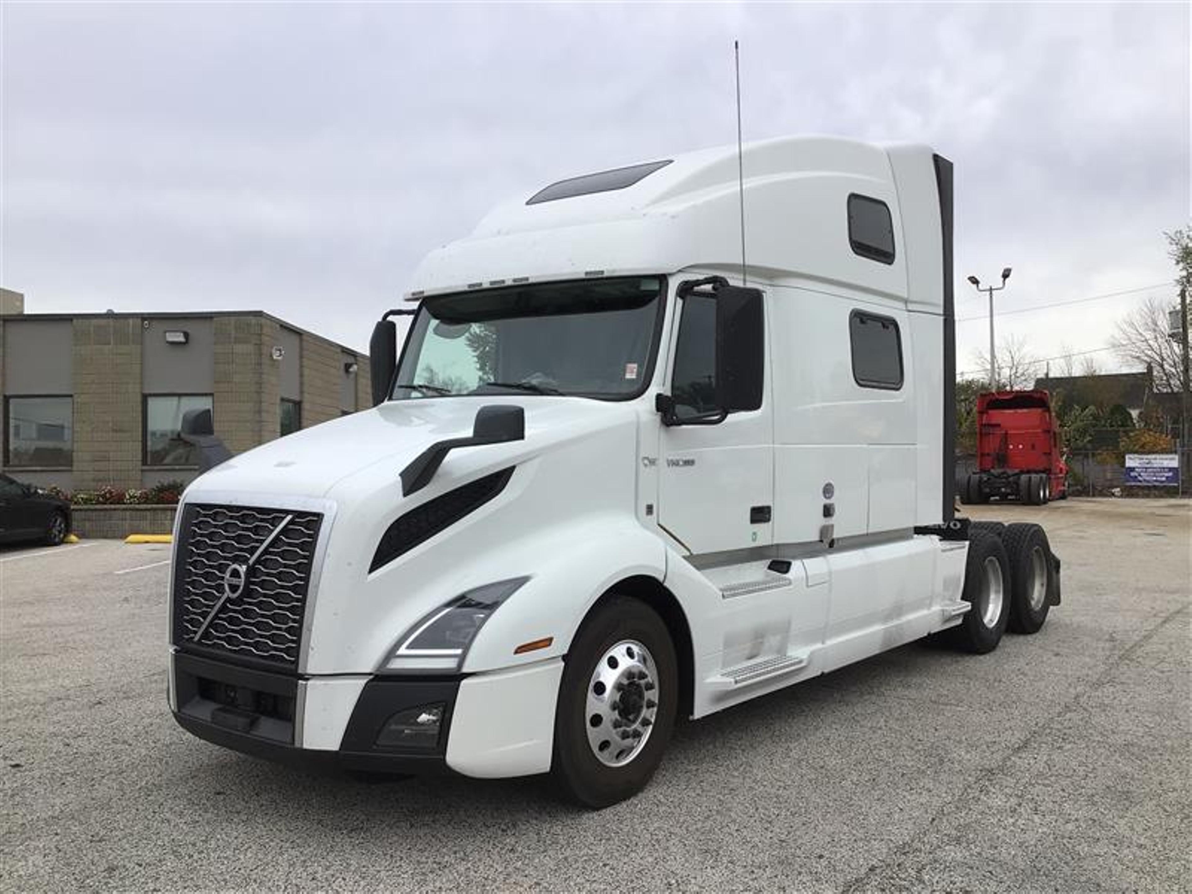 2022 Volvo VNL 860