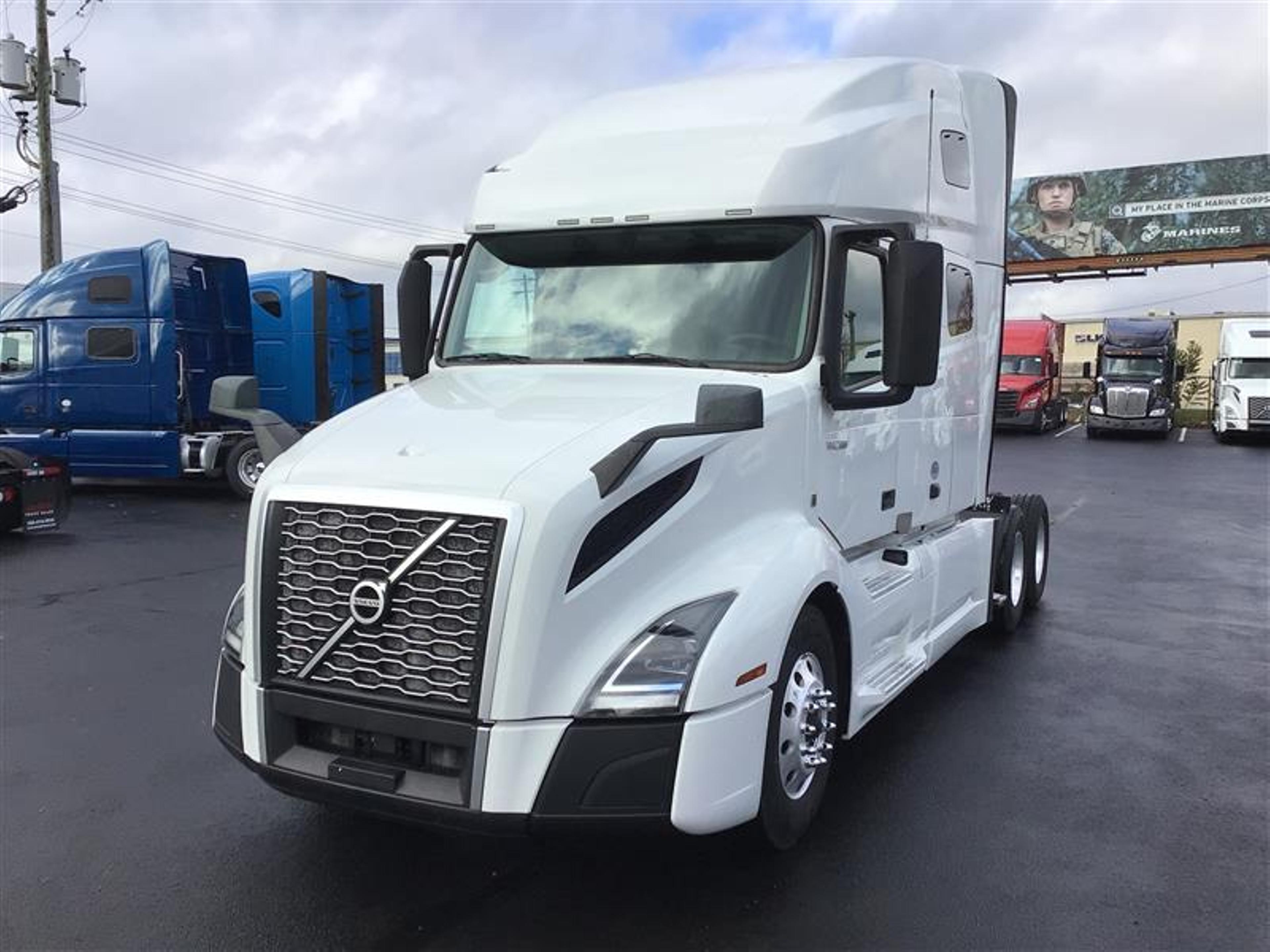 2022 Volvo VNL64T760