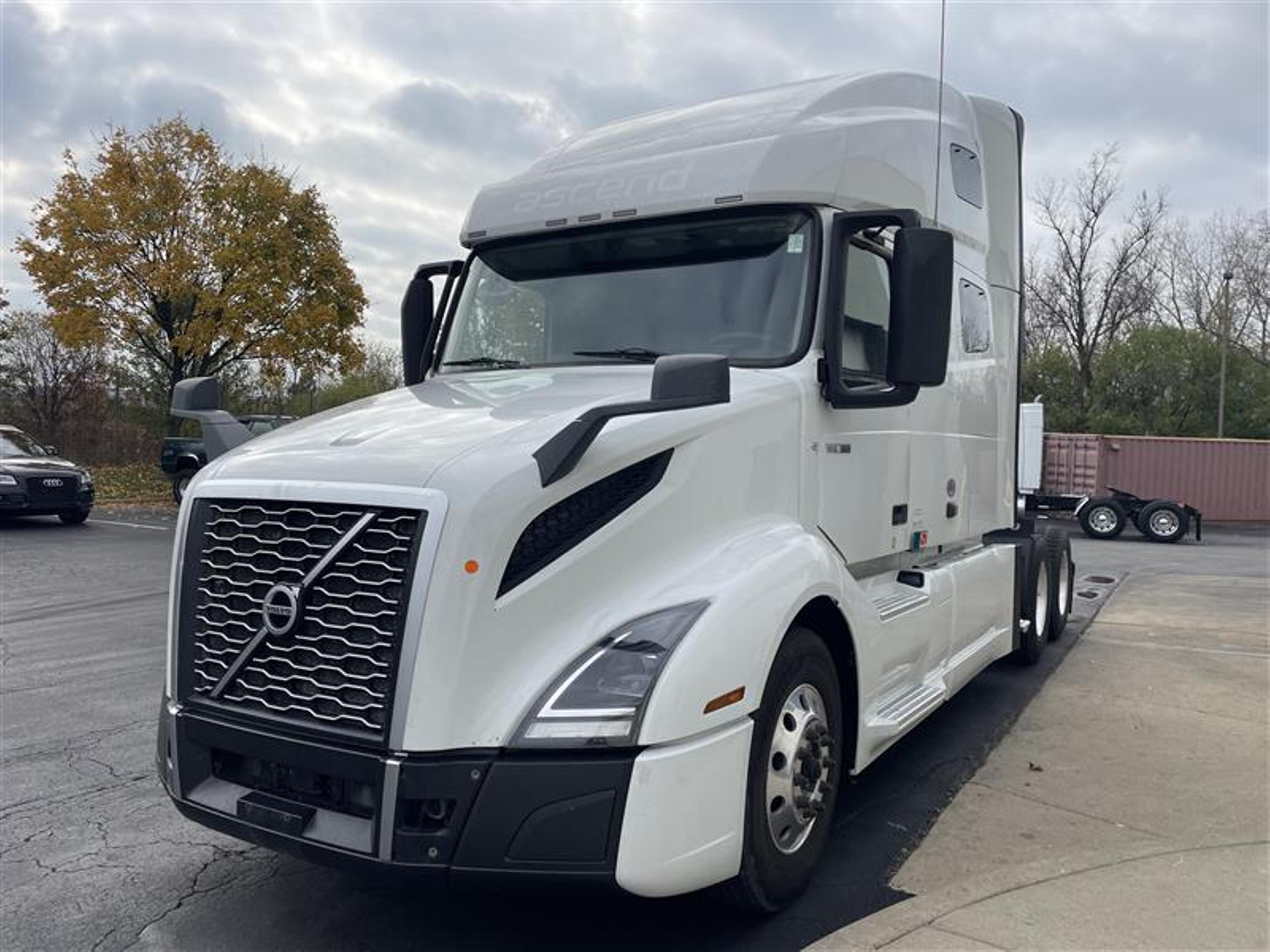 2021 Volvo VNL64T760