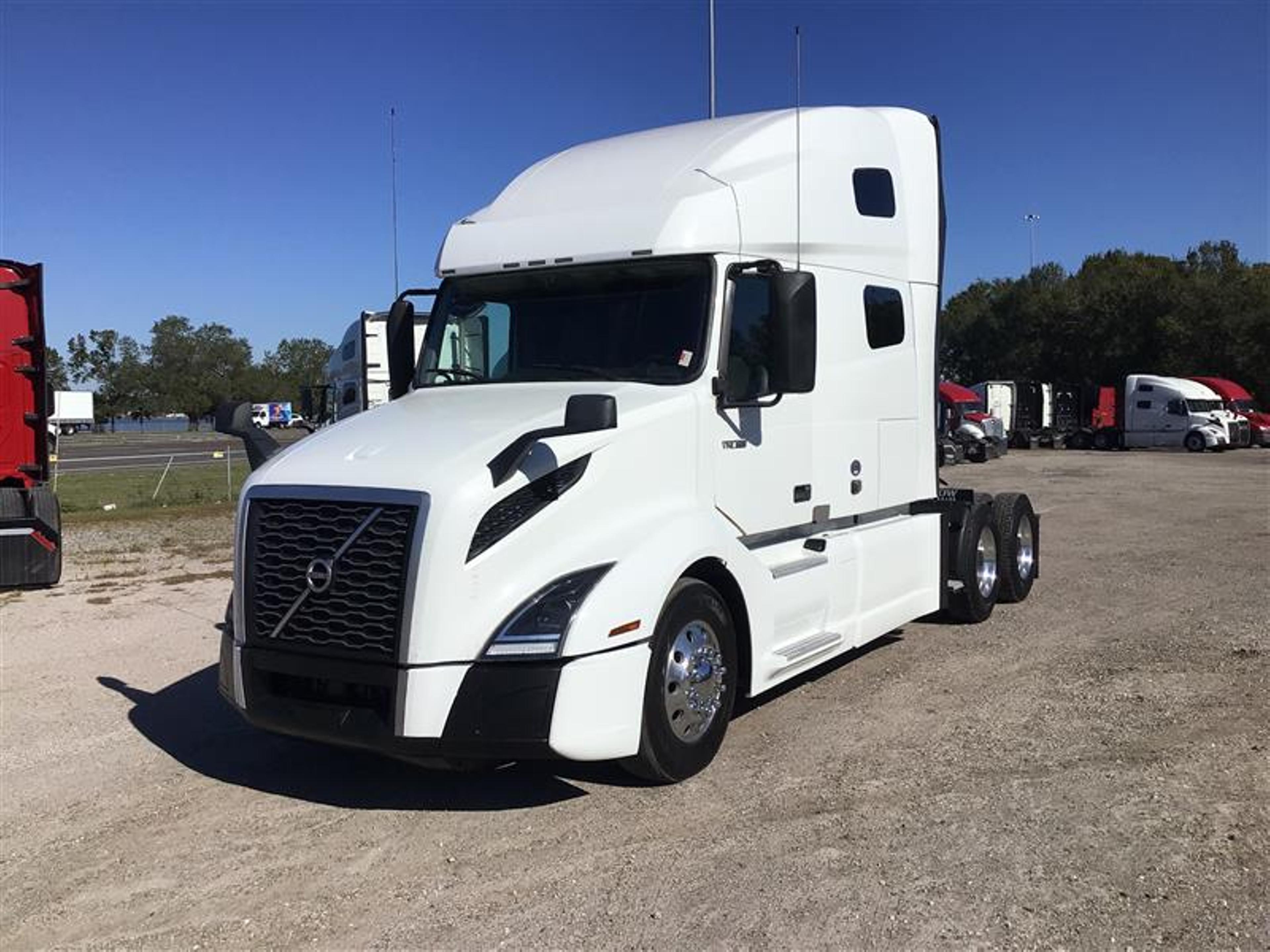 2021 Volvo VNL64T760