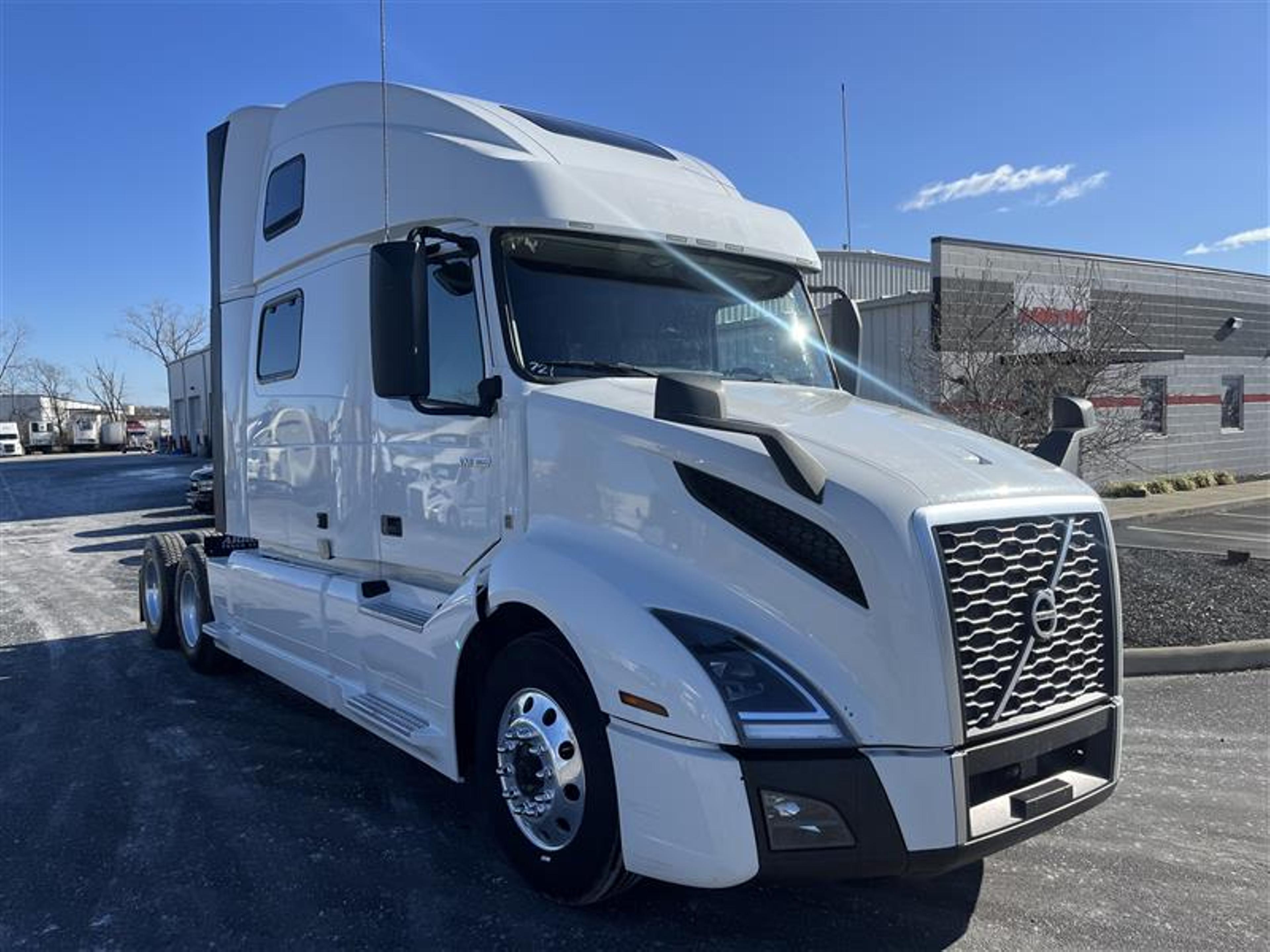 2022 Volvo VNL 860