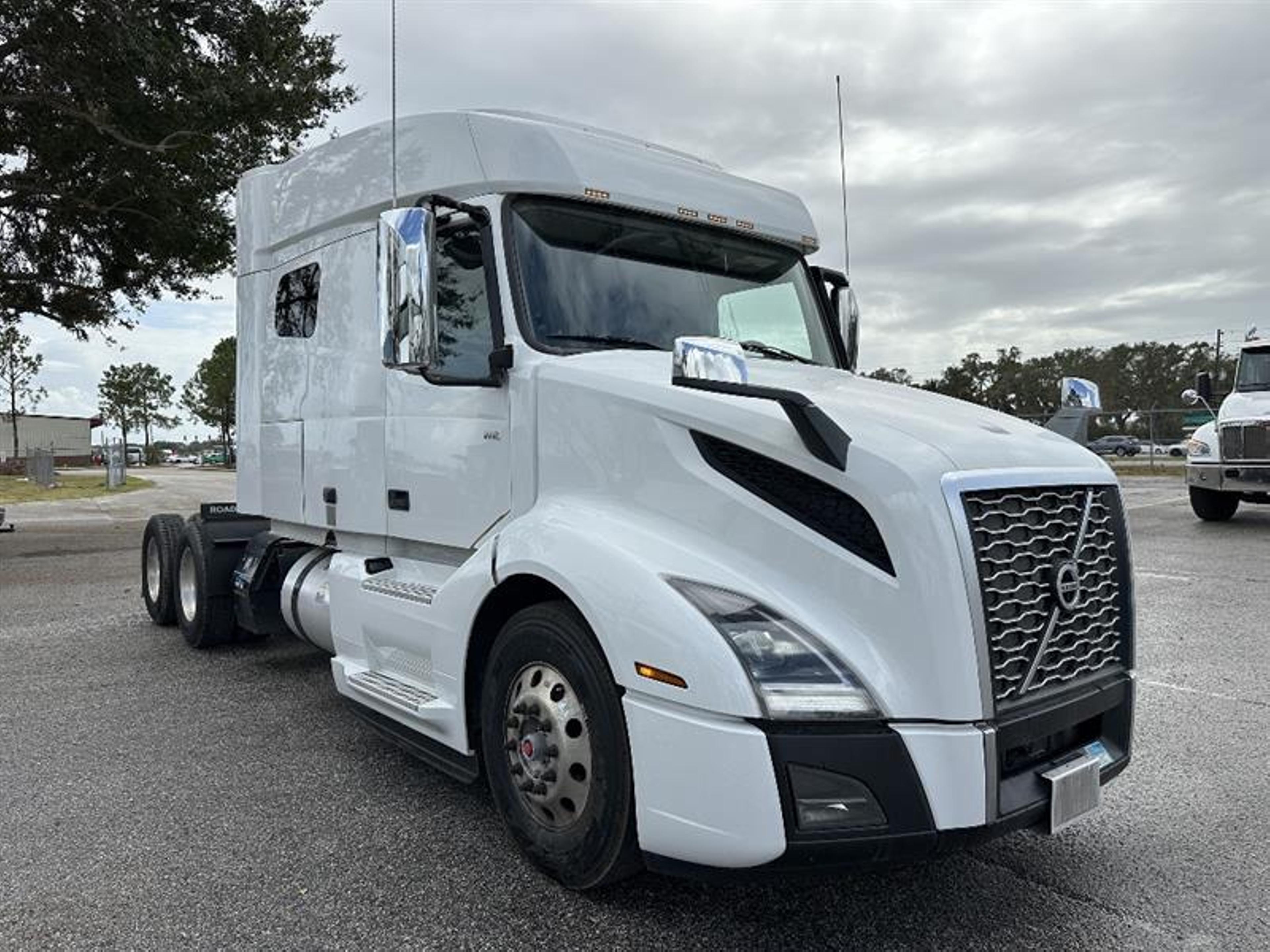 2021 Volvo VNL 740