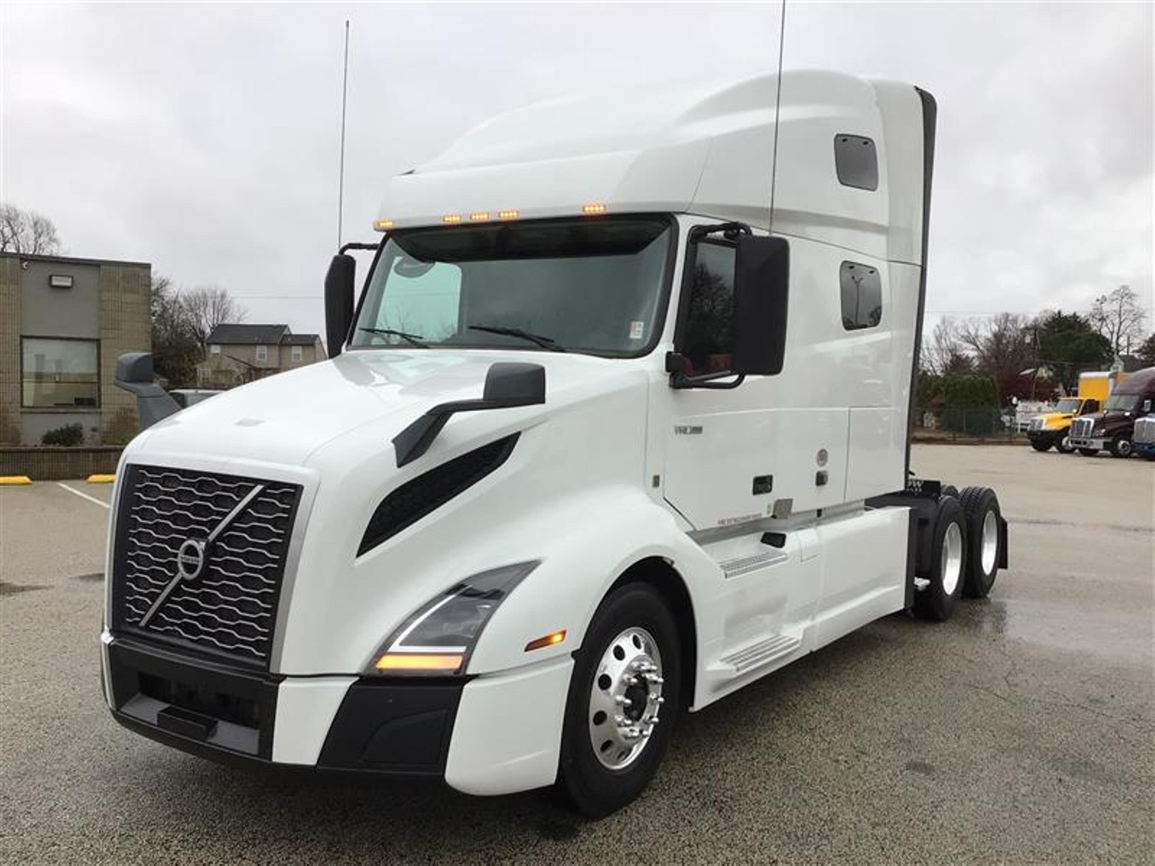 2022 Volvo VNL 760