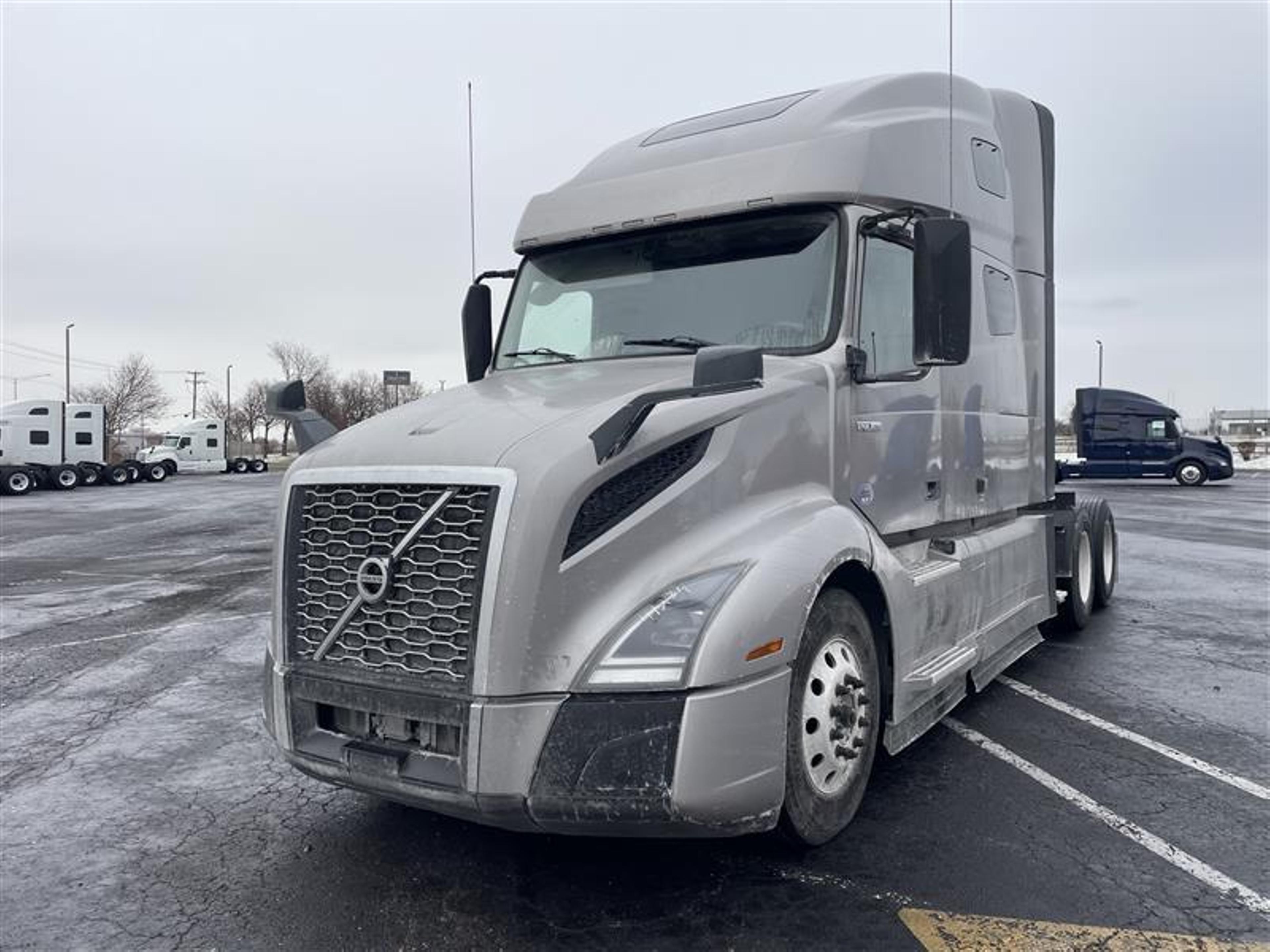 2021 Volvo VNL64T760