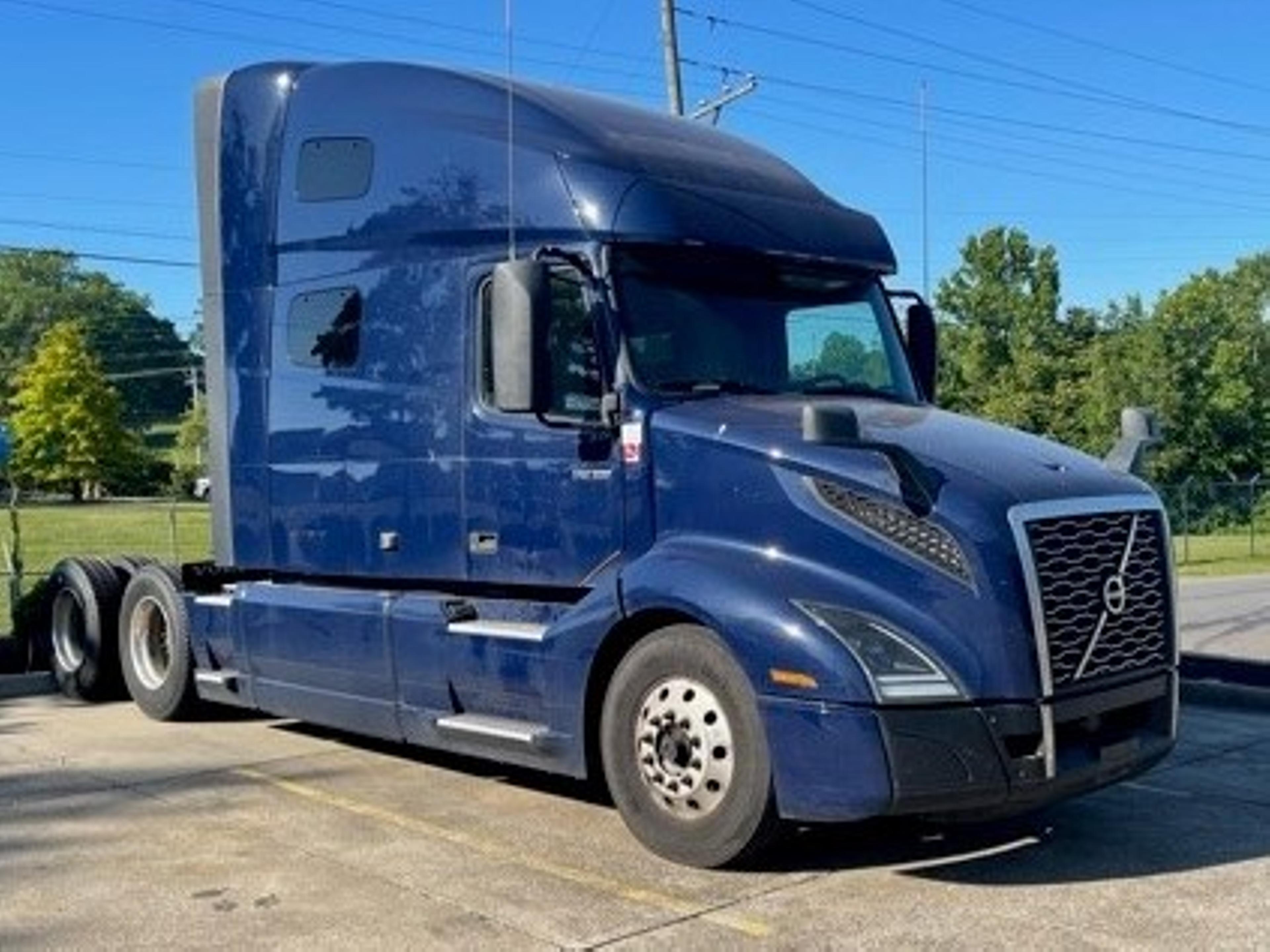 2022 Volvo VNL 760