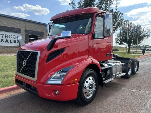 2022 Volvo VNR 300