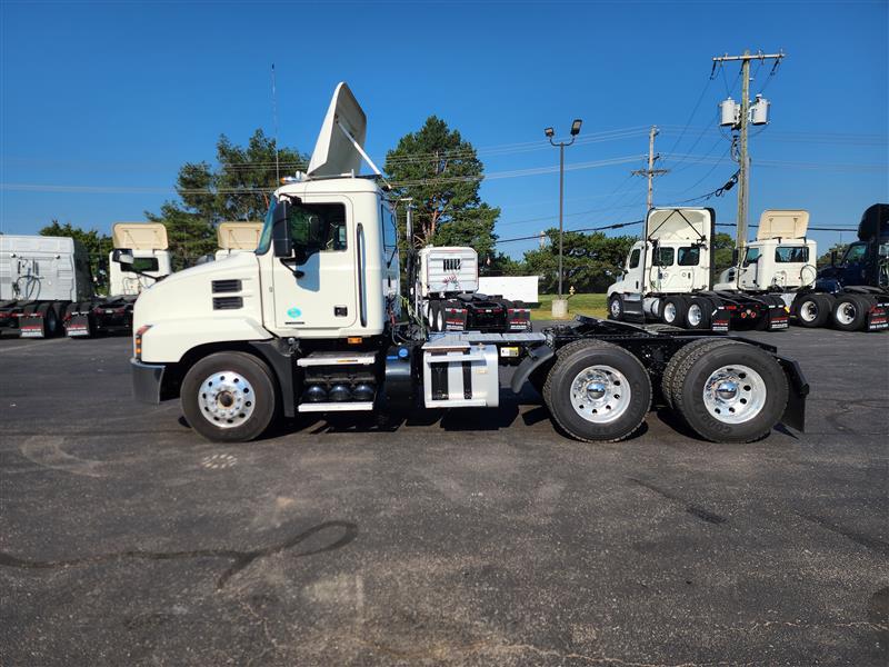 2021 Mack AN64T