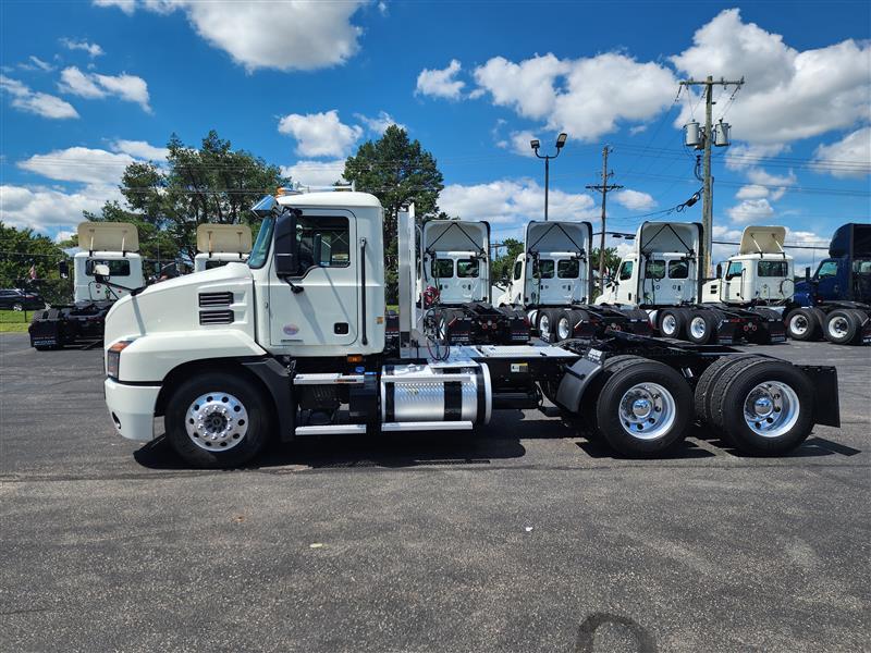 2021 Mack AN64T